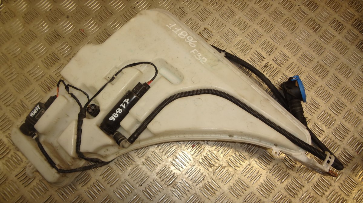 BMW 4 (F32 / F33 / F36) Windscreen washer reservoir
