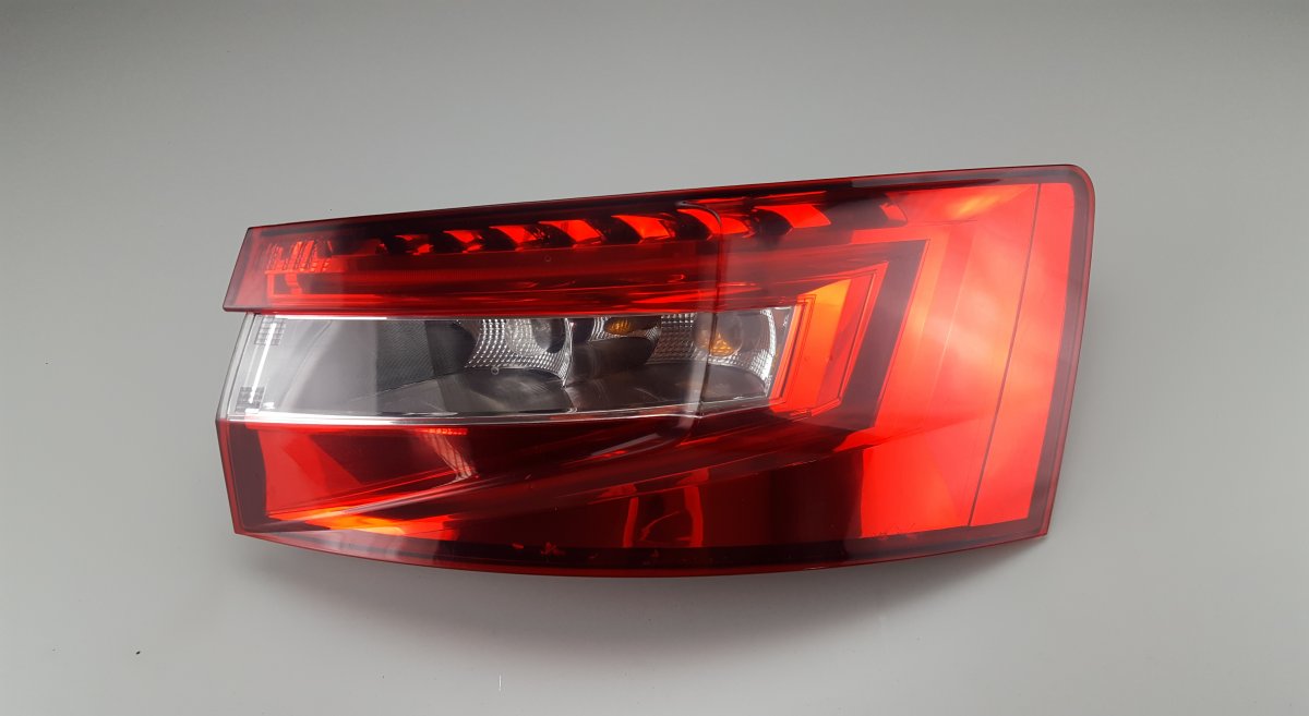 Right Rear Light Brand/Model: SKODA SUPERB
Year: 2017
Engine: 19...