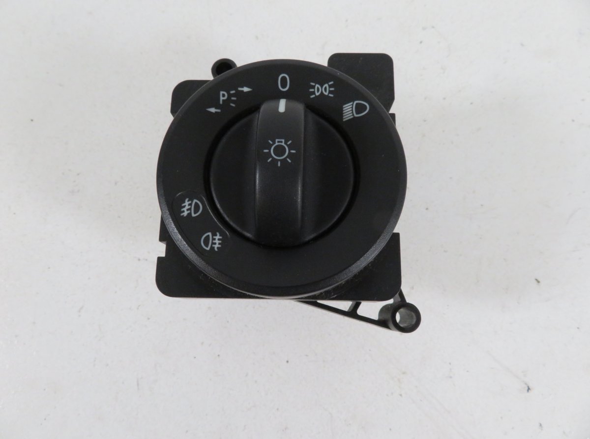 Mercedes-Benz Sprinter (W906) Headlight Switch Headlight switch — MERCEDES-BENZ SPRINTER (906)...