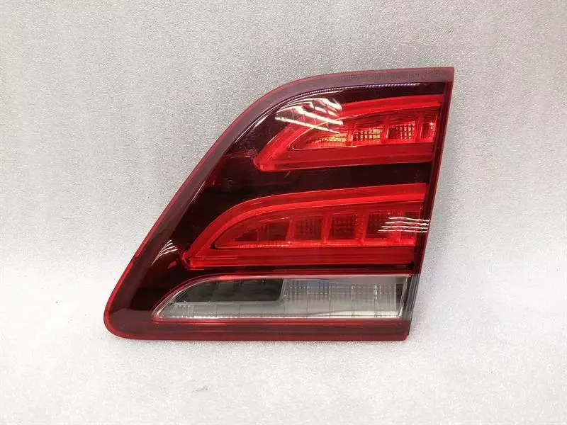 Mercedes-Benz A (W176) Mercedes GLE W166 Right Rear Light A1669066201 RHD RIGHT HANDLEBAR Body type: SUV
Fuel: Diesel