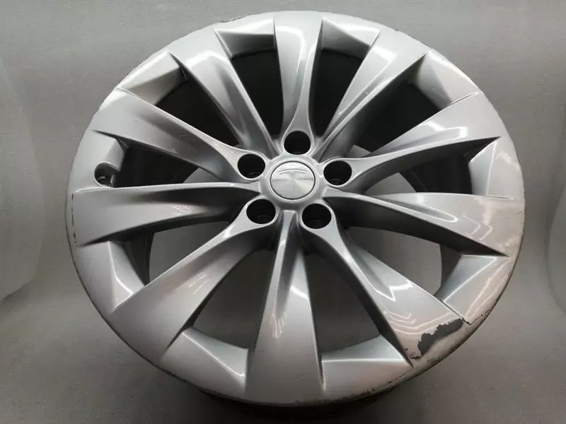 Tesla Model X Tesla Model X P100D Alloy Wheel 1027225-00-A 20X10J ET35 Alloy Rim Body type: Estate
Fuel: ELECTRIC