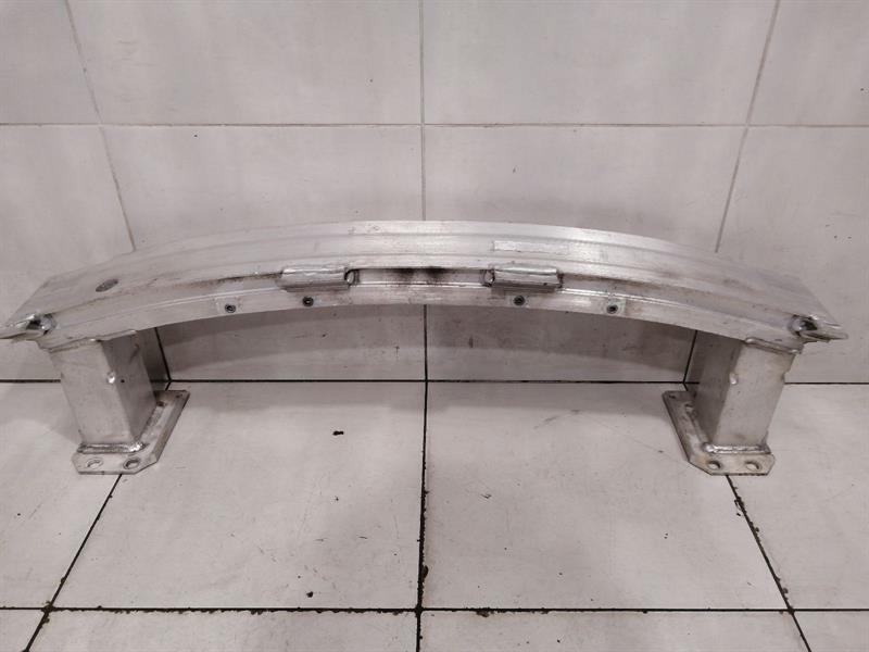 Porsche Taycan Porsche Taycan 9J Front Bumper Beam 9J0805241A Front Bumper Carrier Body type: Hatchback
Fuel: ELECTRIC