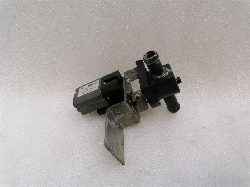 Ferrari F355 Ferrari F355 F129 Spider Heater Valve 63306400 Heater Valve Body type: Convertible
Fuel: Petrol