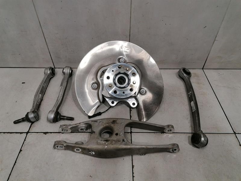 BMW 3 (G20 / G21) BMW M3 G81 G82 M4 LCI Left Rear Hub 33 30 8095657 Wheel Bearing Housing Rear Left Body type: Estate
Fuel: Petrol