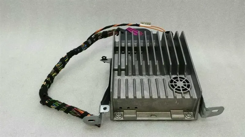 Mercedes-Benz A (W169) Mercedes E Class W207 Convertible Amplifier A2079001300 Amplifier L7 Harman Logic 7 Body type: Convertible
Fuel: Diesel