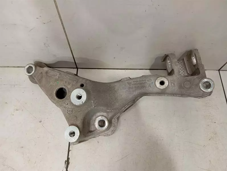 Porsche 911 (991) Porsche 911 992 subframe rear right 992505064A axle frame rear axle right Body type: Coupe
Fuel: Petrol