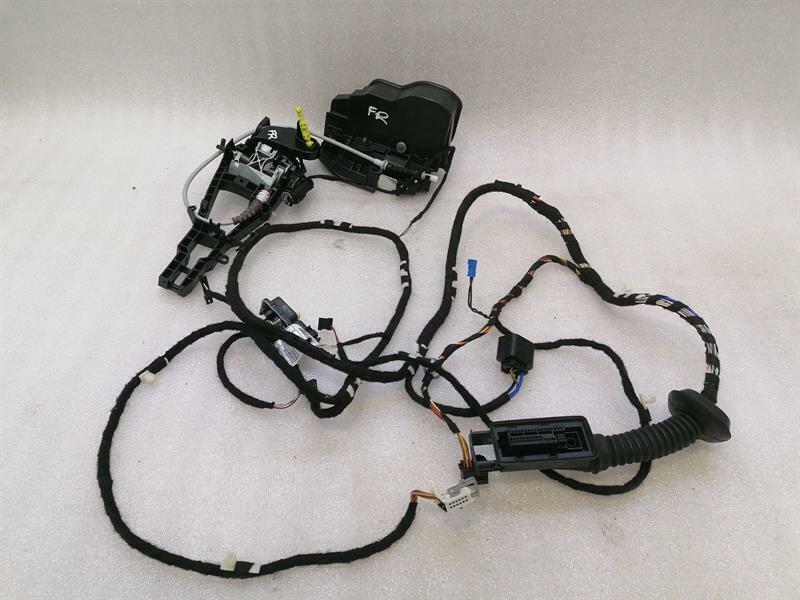 BMW 4 (F32 / F33 / F36) BMW M4 F82 right RHD door lock 7202150 door lock right RHD
