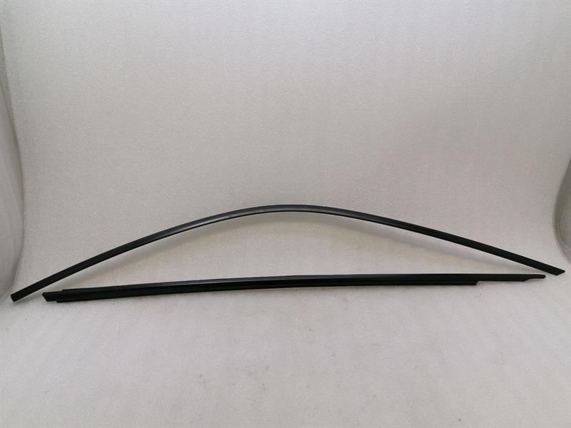 Porsche 911 (992) Porsche 911 992 body moulding 992837511C LH SET strip door surround set GT3 Body type: Coupe
Fuel: Petrol