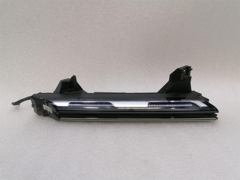 Porsche 911 (992) Porsche 911 992 Right Front Foglamp 992941314B Fog Light Right Body type: Convertible
Fuel: Petrol
