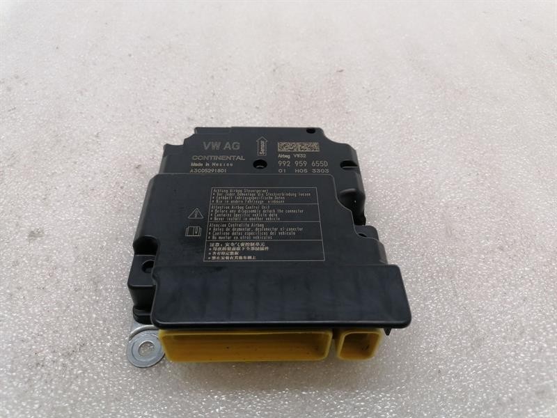 Porsche 911 (992) Porsche 911 992 Safety Module ECU 992959655D Air Control Unit SRS Body type: Convertible
Fuel: Petrol