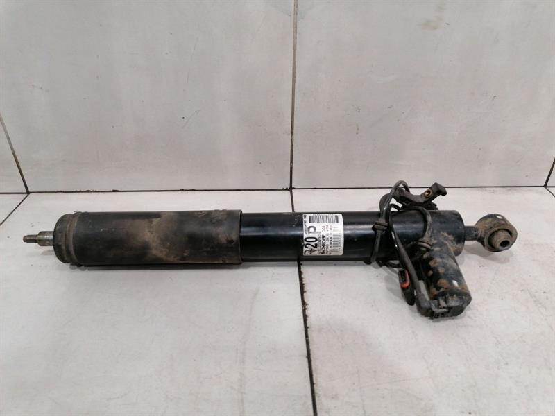 Mercedes-Benz C (W204) Shock Absorber Rear Mercedes E63 W212 Shock Absorber Rear A21232032...