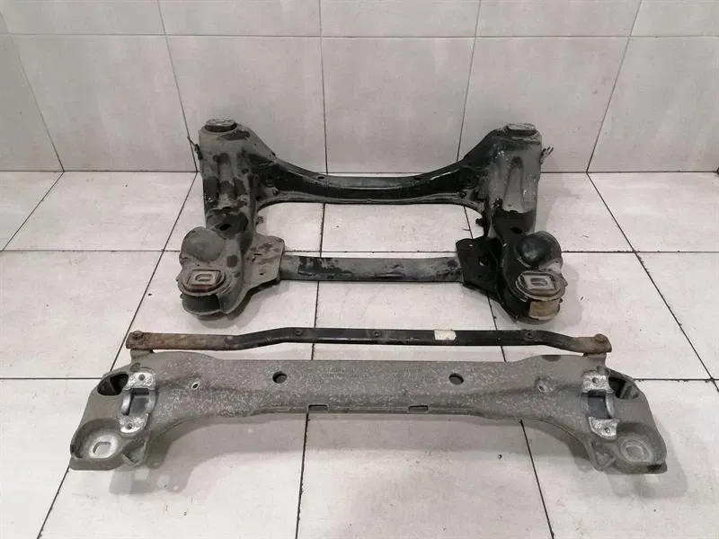 Bentley Continental GT, GTC, Flying Spur BENTLEY CONTINENTAL FLYING TRACK Beam Subframe Front 3W0399313B Front Axle Carrier- Body type: Saloon
Fuel: Petrol