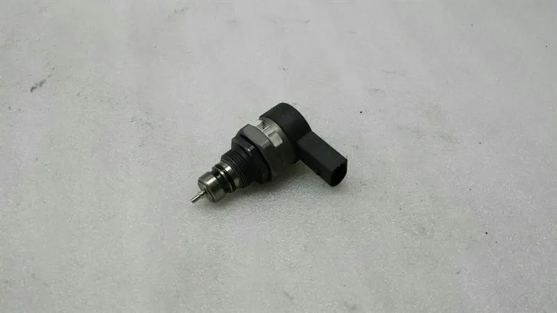 BMW 5 (E60 / E61) BMW 5 Series E61 Sensor 0281002738 Fuel Pressure Sensor Body type: Unknown
Fuel: Diesel