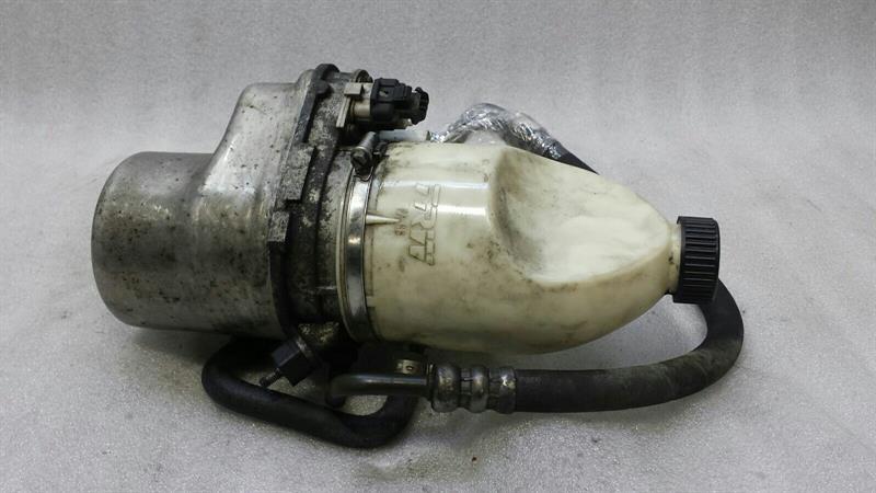 Saab 9-5 SAAB 93 9-3 Power Steering Pump 5948006 Power Steering Pump Body type: Estate
Fuel: Diesel