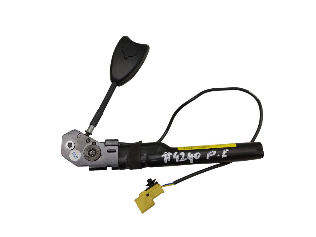 Opel Meriva (B) Seat belt buckle — front right Seat belt buckle — front right — OPEL MERIVA B ...