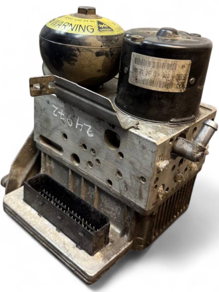 Mercedes-Benz A (W168) ABS hydraulic unit / pump ABS hydraulic unit / pump — MERCEDES-BENZ E-CLA...