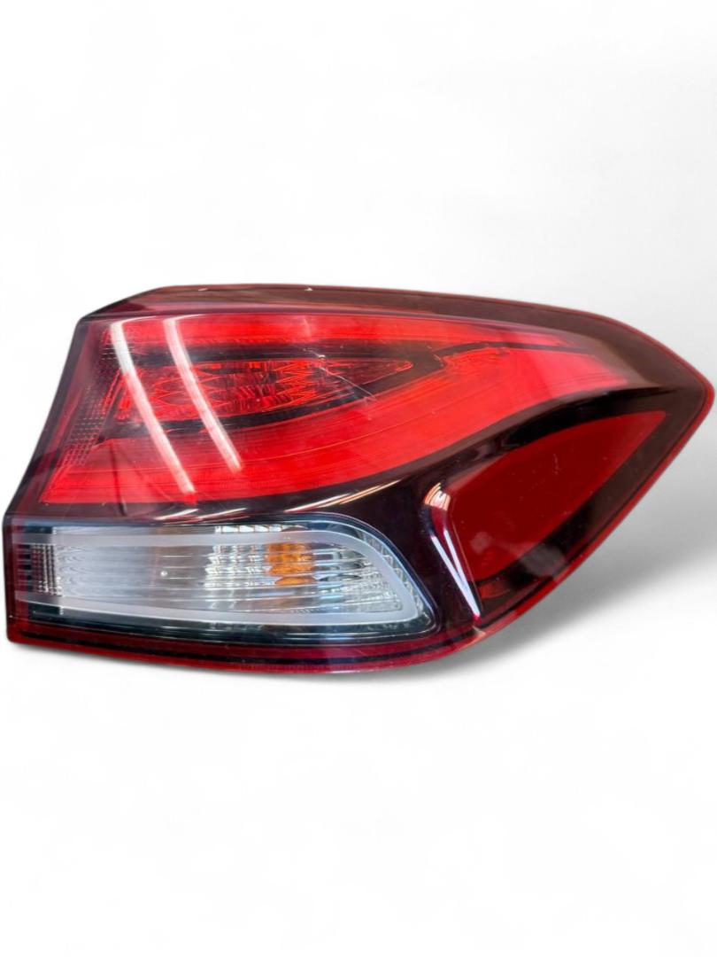 Hyundai i30 Right Rear Light Right rear light — HYUNDAI i30 III (PD) (2016-)...