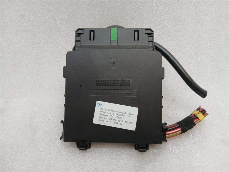 Porsche 911 (991) Porsche 911 997 Fuse Box 99761030100 Fuse Box Body type: Convertible
Fuel: Petrol