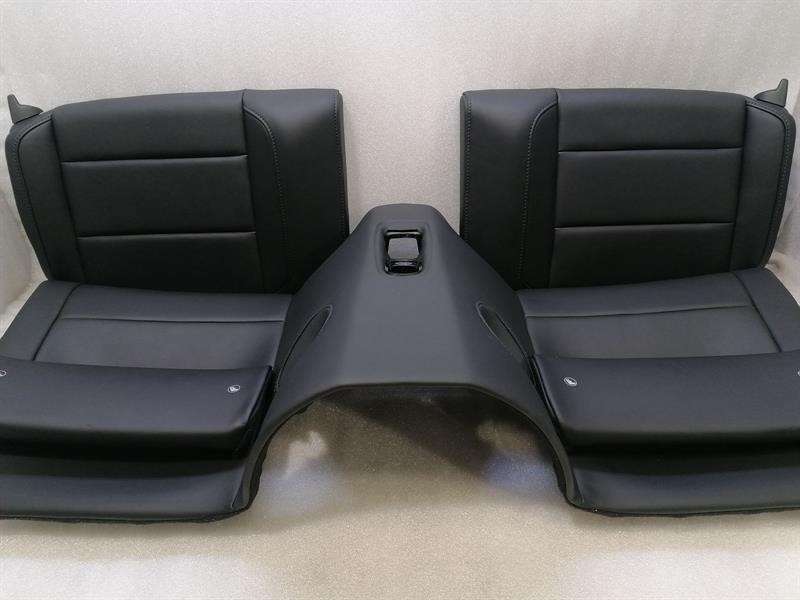 Porsche 911 (991) Porsche 911 991 rear seat set convertible leather rear seat set leather Body type: Convertible
Fuel: Petrol