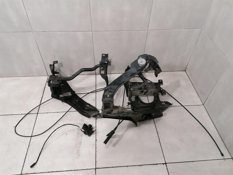 Mercedes-Benz C (W204) Mercedes E W207 frame bracket front set A2076200391 holder carrier frame set Body type: Coupe
Fuel: Diesel