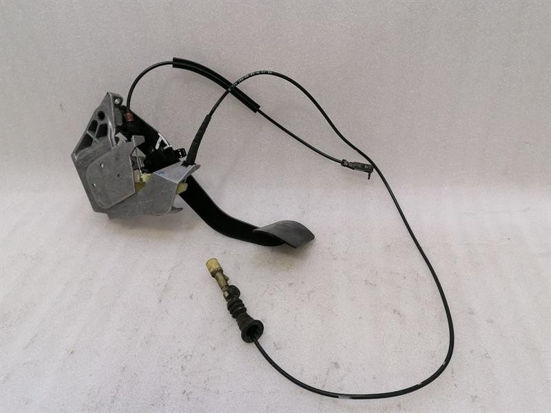 Mercedes-Benz 280SL - 600SL / SL (R129) MERCEDES SL R129 BRAKE PEDAL A1292900519 BRAKE PEDAL A1292900885 A1292900285 Body type: Convertible
Fuel: Petrol