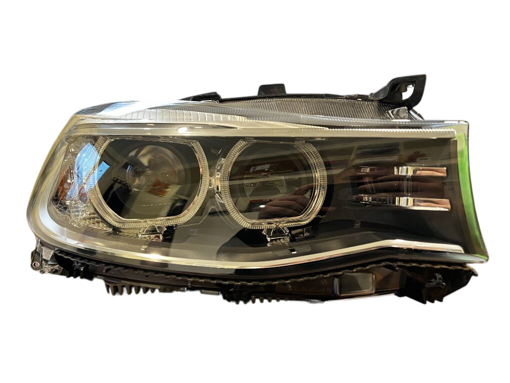 BMW 3 (F30 / F31) Right headlight Right headlight — BMW 3 GT Gran Turismo (F34) (...