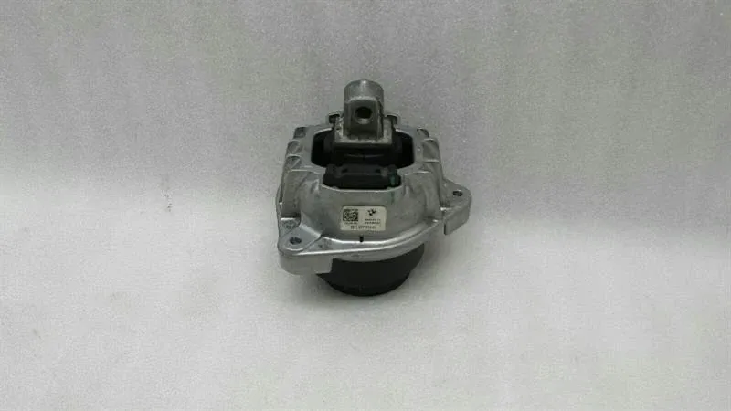 BMW 7 (F01 / F02 / F03 / F04) BMW 7 series F01 engine mount 6777374 engine mount Body type: Saloon
Fuel: Petrol