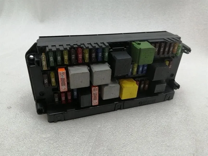 Mercedes C Class W204 Fuse Box A2129005812 Fuse Box