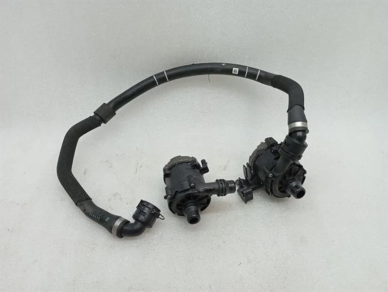 BMW 8 (G15) BMW G16 M8 Gran Coupe Additional Cooling Pump 863823703 Coolant Pump Pump Body type: Saloon
Fuel: Petrol
