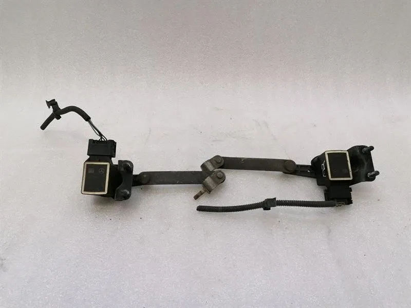 Mercedes CLS W219 Front Level Sensor Set A0105427717 Level Sensor