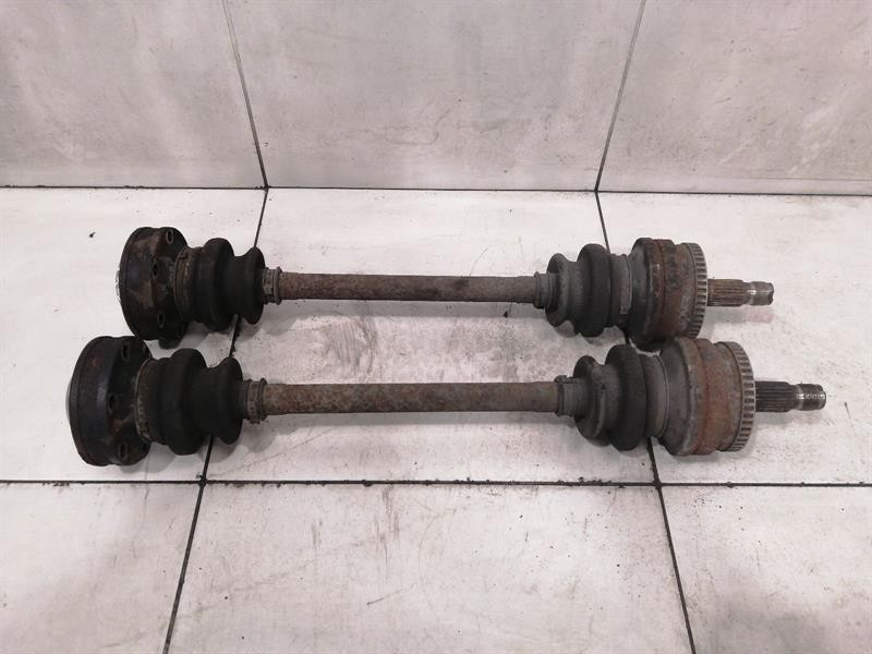 Mercedes-Benz SLK (R170) Mercedes SLK R170 Rear Axle Set A2023509410 Rear Axle Set Body type: Convertible
Fuel: Petrol