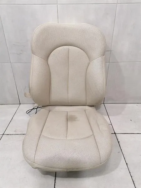 Mercedes-Benz CLK (W209) Mercedes CLK W209 Front Right Seat Cover A2099105293 8M05 Seat Cover Body type: Coupe
Fuel: Diesel
