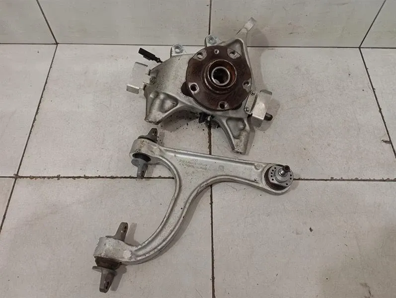 McLaren 600LT Spider Left Rear Hub 14BA022CP Wheel Bearing Housing Rear Left