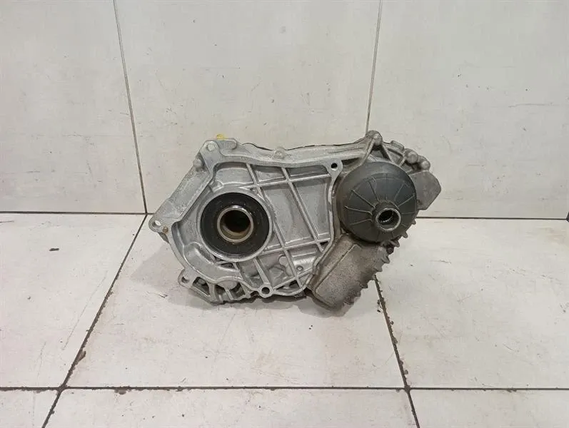 BMW 5 (G30 / G31) BMW 5 Series F90 G30 M5 Transfer Box 8092621 FAULTY Transfer Case Body type: Saloon
Fuel: Petrol