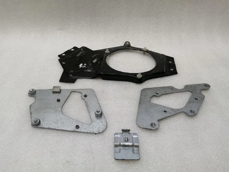 Mercedes G-Wagen W463 rear right door holder bracket A4637320214 holder carrier