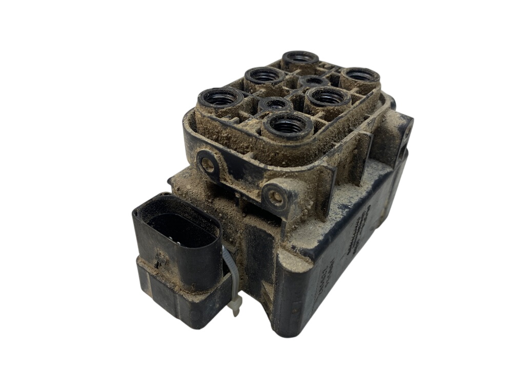 Audi Q7 (4L) Air suspension valve block 15152400082 15-1524-0008.2 Air suspension valve...
