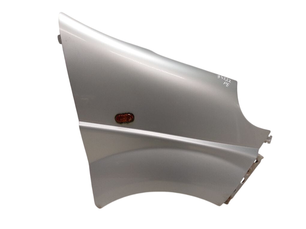 Opel Vivaro (A) Fender Front Right 93188421 Fender Front Right OPEL VIVARO A (2001...