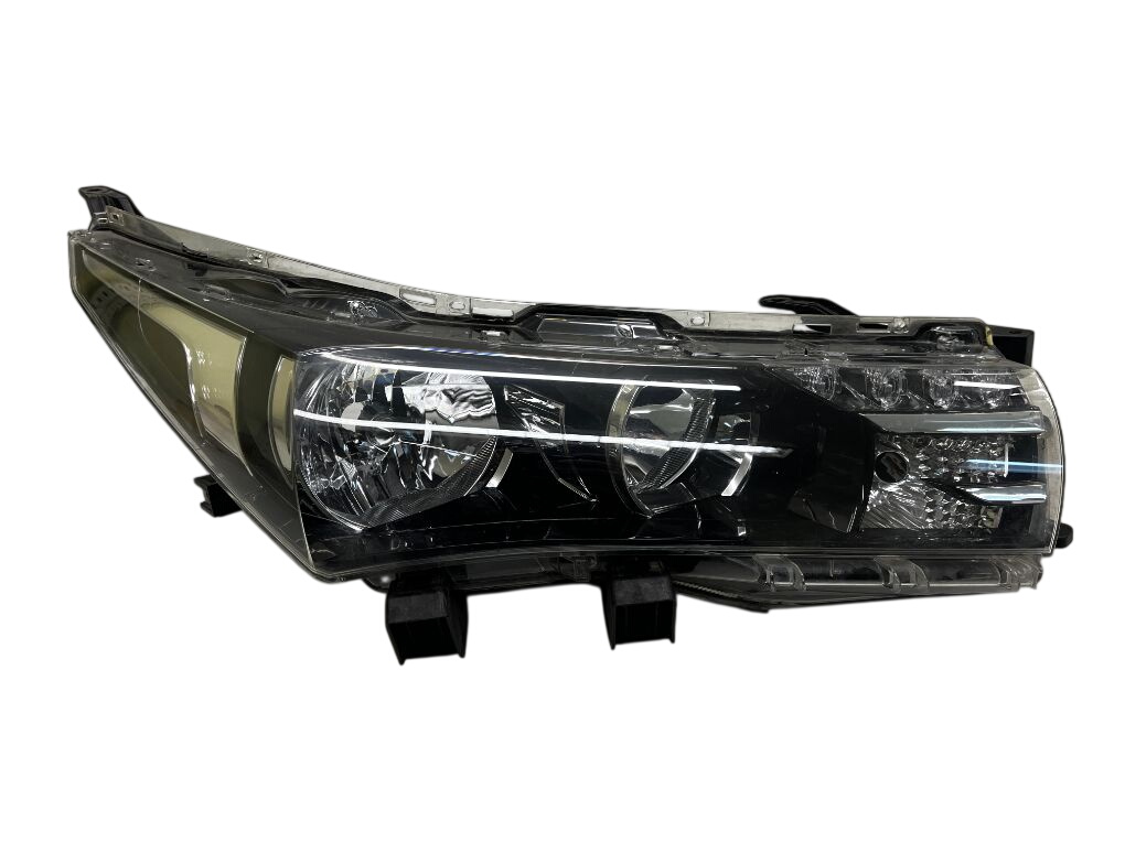 Toyota Corolla esituli (parem) 8111002E70-00 Headlight right TOYOTA COROLLA XI...