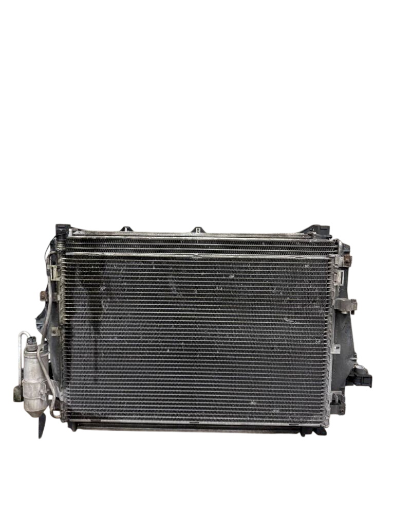 Volvo XC90 Radiator set 30665562 8627375 0130706803 30665985 Radiator s...