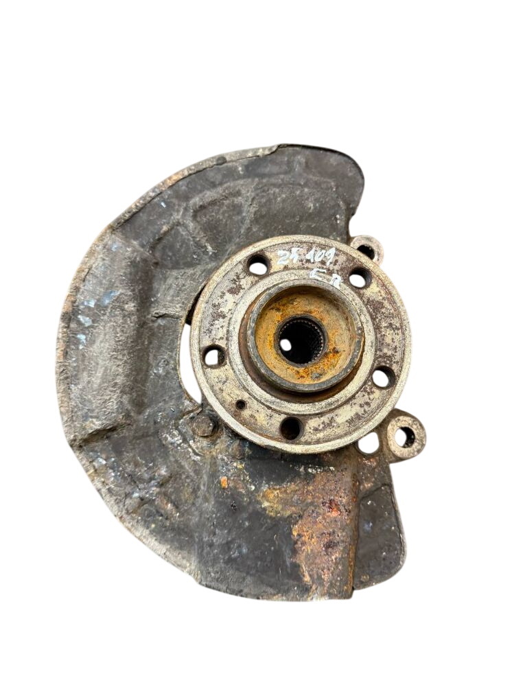 Volvo XC90 Wheel bearing housing front right 30760562 Wheel bearing housing front right VOLV...