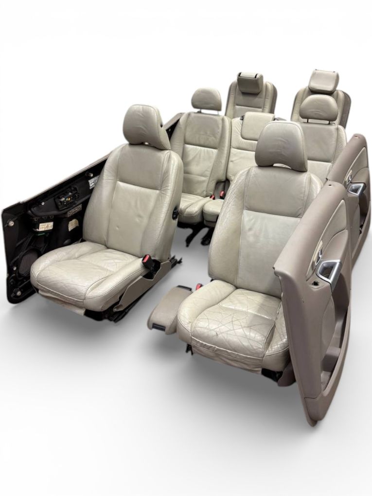 Volvo XC90 Set Of Seats Set Of Seats VOLVO XC90 I (2002-2014)

Generati...