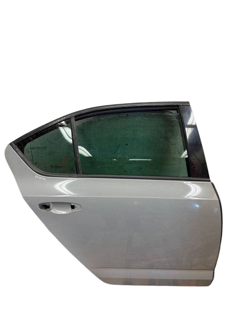 Skoda Octavia Door Rear Right 5E5833056B Door Rear Right SKODA OCTAVIA III (5...
