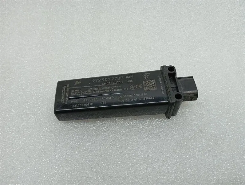 Porsche 911 (991) Porsche 911 992 Tyre Pressure Antenna 992907273B Tyre Pressure Antenna Body type: Coupe
Fuel: Petrol