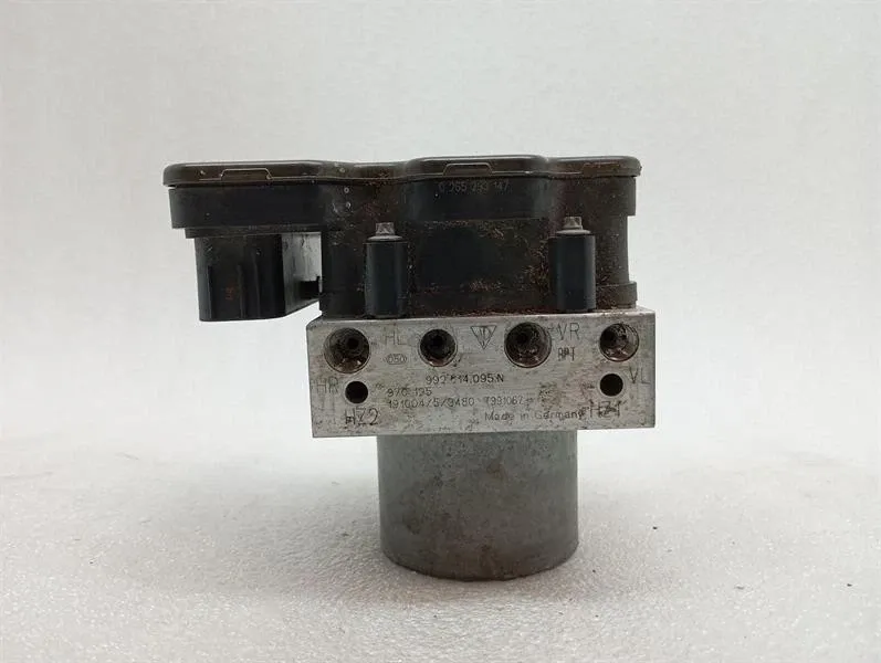 Porsche 911 (991) Porsche 911 992 A.B.S Pump 992614095N ABS Pump Hydraulic Block Body type: Coupe
Fuel: Petrol