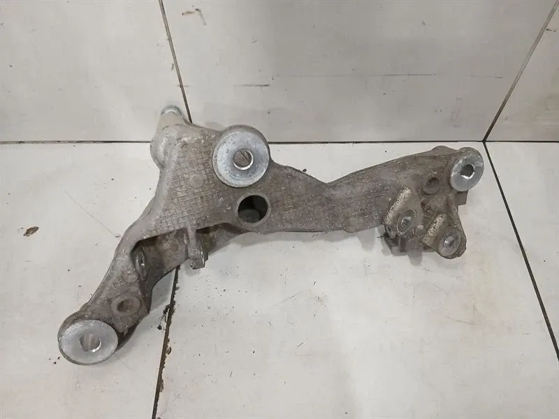 Porsche 911 (991) Porsche 911 992 subframe rear right 992505064A axle frame rear axle right Body type: Coupe
Fuel: Petrol