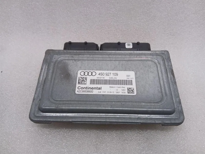 Audi R8 Audi R8 4S AWD Gearbox Control Module 4S0927109 Gearbox Control Unit Body type: Coupe
Fuel: Petrol
