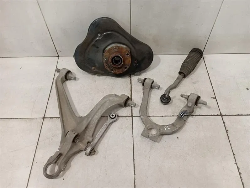 Audi R8 Audi R8 4S AWD Left Front Hub 4S0407245B Wheel Bearing Housing Front Left