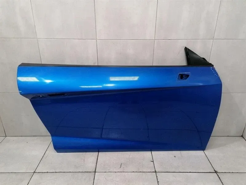 Audi R8 Audi R8 4S Coupe right front door 4S0831052A door front right FAULTY Body type: Coupe
Fuel: Petrol