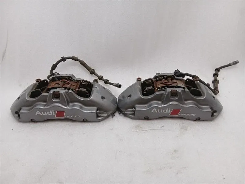 Audi R8 Audi R8 4S AWD brake caliper front set 4S0615107G brake caliper front set ceramic
