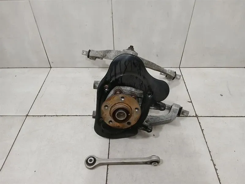 Audi R8 Audi R8 4S AWD Right Rear Hub 4S0505434C Wheel Bearing Housing Rear Right Body type: Coupe
Fuel: Petrol